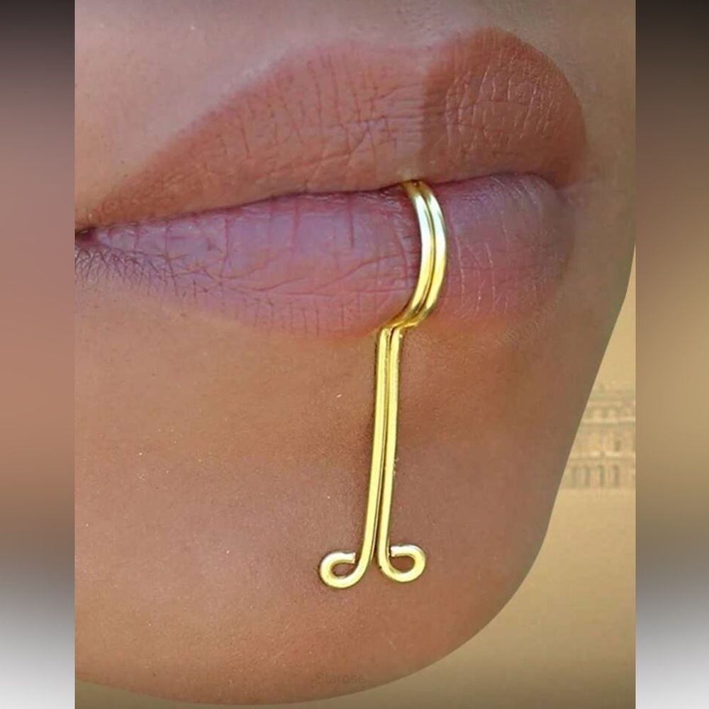 Elegant Gold Lip Ring R220